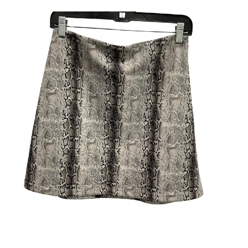 Skirt Mini & Short By Gilli In Snakeskin Print, Size: 8