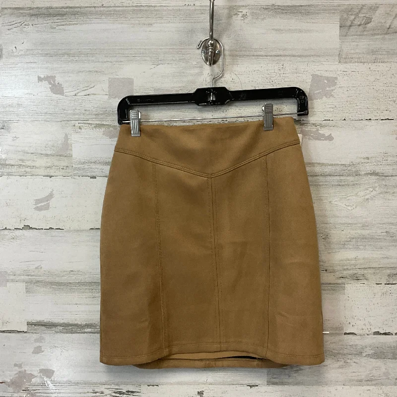 Skirt Mini & Short By White House Black Market In Tan, Size: Petite   Xs