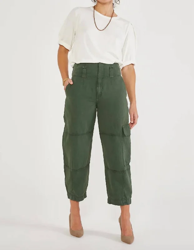 Juni Relaxed Cargo Pant In Forest Green