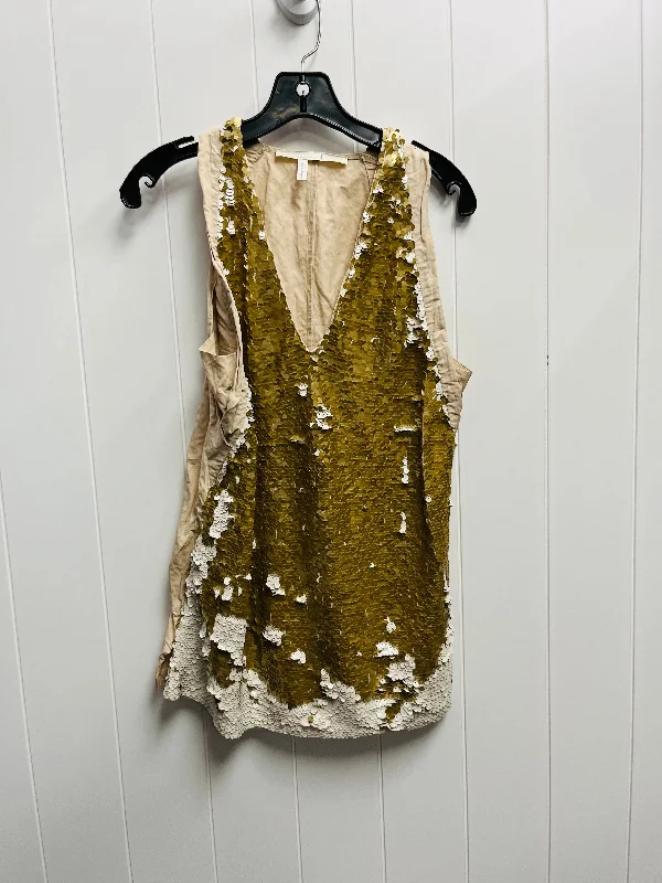 Blouse Sleeveless By Clothes Mentor In Gold, Size: M